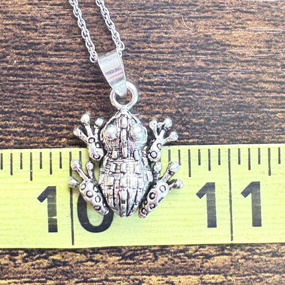 VTG Solid Sterling Silver 925 Textured Frog Pendant Necklace Size 18" Length - Picture 12 of 13